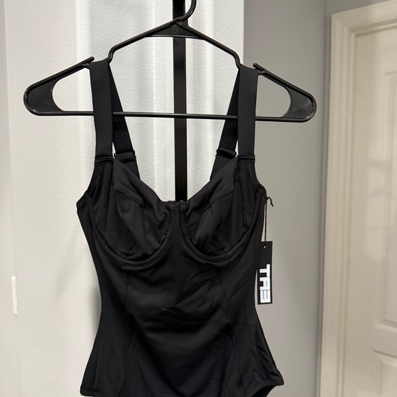 Ta3 Lifty One Piece Shapewear Swim Black Small Regular /Long D/DD NWT $188 - Picture 3 of 9